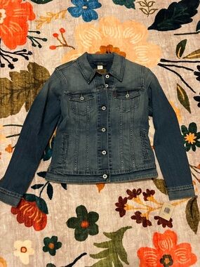 NEW w/tag Levi's Classic Blue Denim Jacket